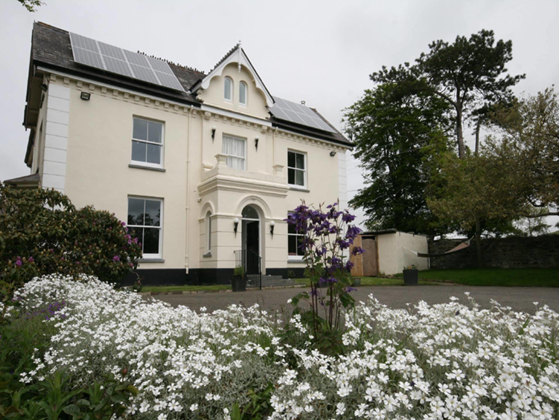 Hotel Caemorgan Mansion à Cardigan Extérieur photo